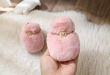 Afbeelding in Gallery-weergave laden, Newborn Plush Footwear Winter Thickened And Padded Infant Soft Bottom Step Front Shoes Warm Fur Baby Toddler Shoes
